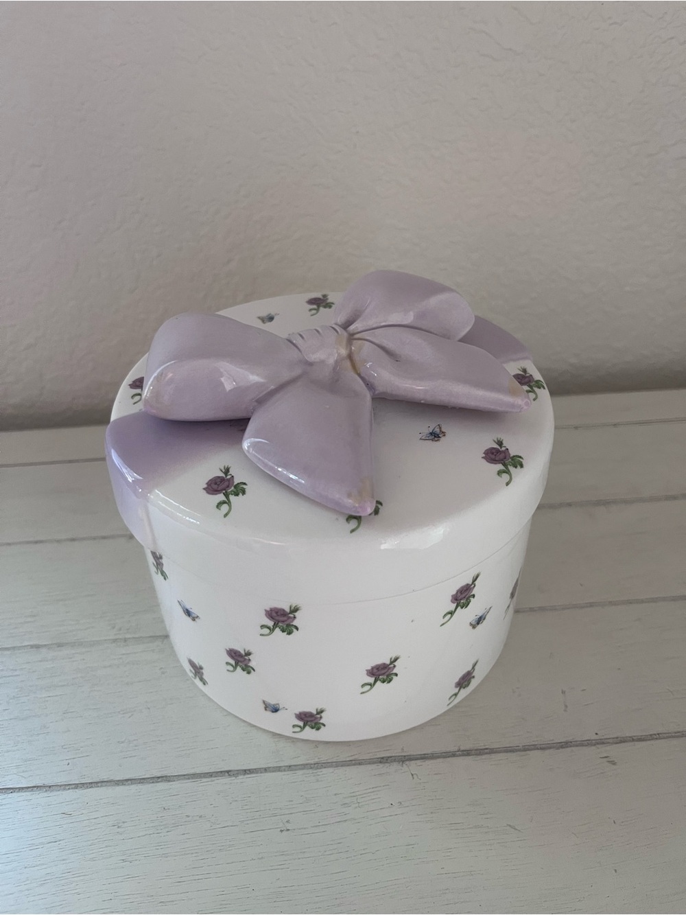 Vintage Teleflora Ceramic Bow Floral Trinket Jewlery Box Decor